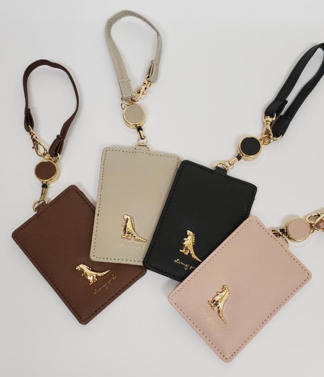 立体的なきょうりゅうのゴールドプレートが可愛いリール付きパスケース定期入れかわいい可愛いレディースパスケースリール付き伸びるリール合皮恐竜ダイナソー動物アニマル