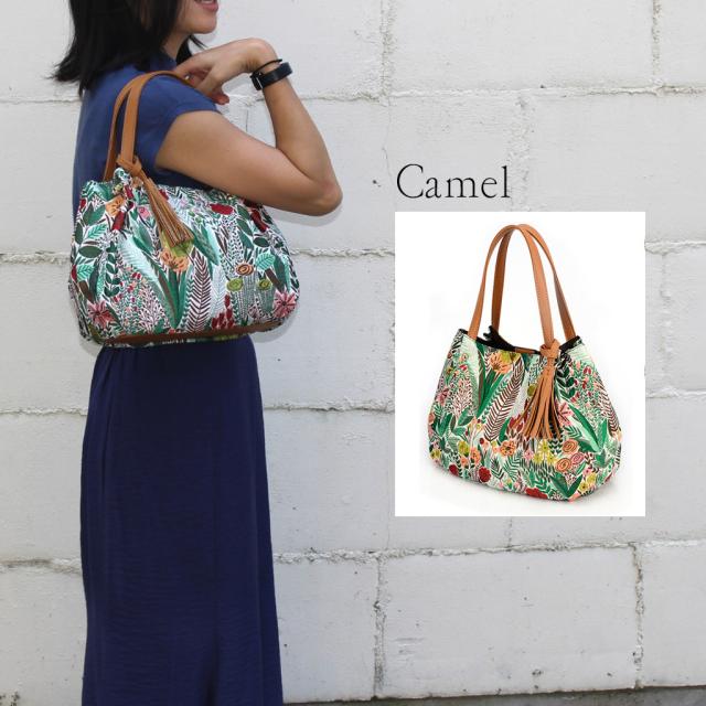 【メートス】植物花柄のおしゃれなバッグ タッセルチャーム付