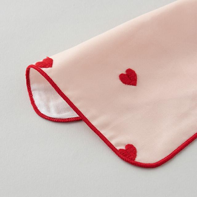 ハンカチ かわいい おしゃれ 小さい ミニサイズ 女性  女の子 10代 20代 30代 ギフト 無料メッセージシール対応 ちいさなハンカチ 日本製 プチギフト 小学生 中学生 高校生 大学生 退職 引越 レース 16cm シンプル オシャレ ハート 綿100% 500円くらい ばらまき 16×16