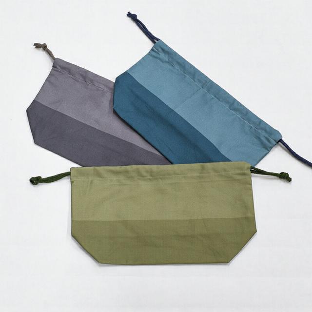 幅広 ワイド 大きめ 保冷 ランチバッグ ランチ袋 ランチ巾着 巾着 巾着袋 お弁当袋 お弁当包み ランチ袋 おしゃれ かわいい オシャレ メンズ 男性 子供 大人 入園 保育園 幼稚園 通園 遠足 通学 キッズ 高校生  中学生 小学生 日本製 モノクローム 保冷ランチ巾着