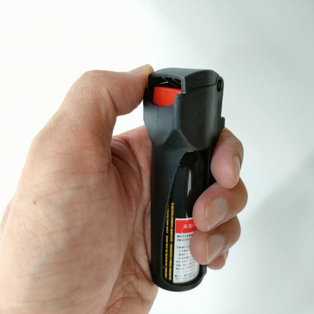 催涙スプレーホワイトウルフトルネード20噴射