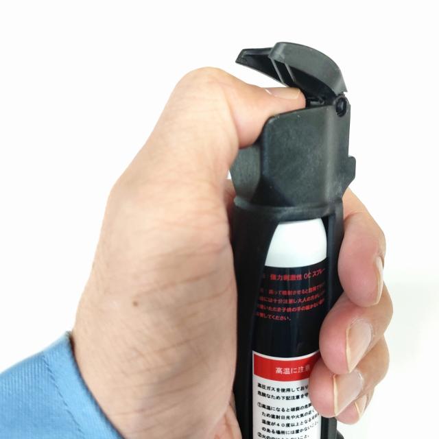 催涙スプレーホワイトウルフトルネード40噴射