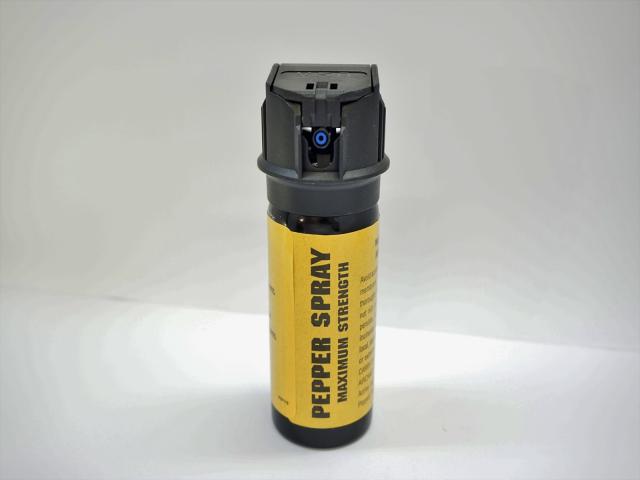 催涙スプレーエリミネーター2オンスフリップトップ正面