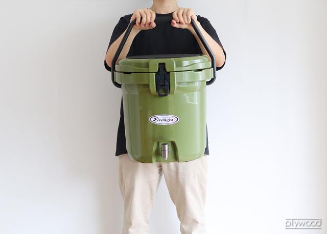 【12時迄のご注文は当日発送★送料無料】アイスバケット 2.5 gallon 9.34L Deelight Ice Bucket レバー式蛇口  [クーラーボックス ウォータージャグ 大型 大容量 保冷力 釣り おしゃれ レジャー アウトドア キャンプ 給水タンク お花見 海 部活 海 プール キャンプ用品 椅子]