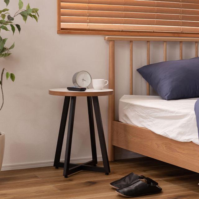 ラウンドサイドテーブルSサイズ寝室使用イメージ