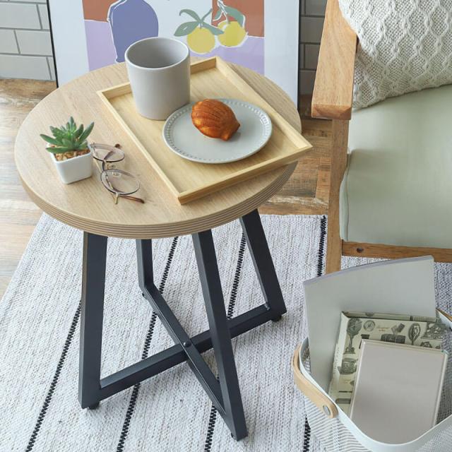 ラウンドサイドテーブルSサイズソファーサイドに