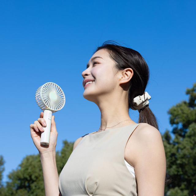 ハンディファン小型扇風機首振りハンディ—ファン扇風機持ち運びおしゃれスタンド付き風力調節コンパクト卓上ハンディ携帯扇風機ミニ扇風機かわいいハンディファン小型扇風機首振りiFanPivo