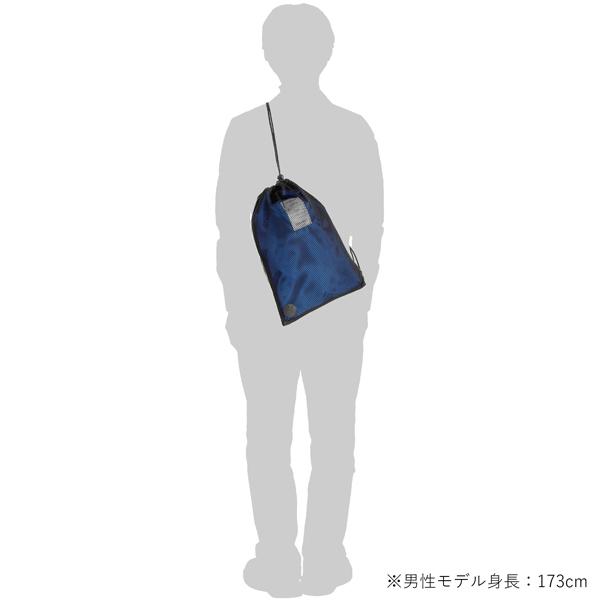 メッシュ巾着男性着用イメージ