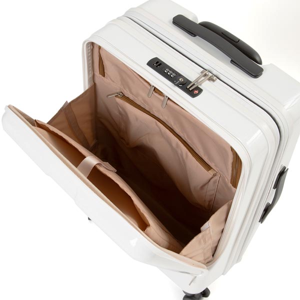 フロントポケット