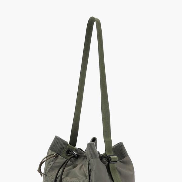 ショルダーストラップ