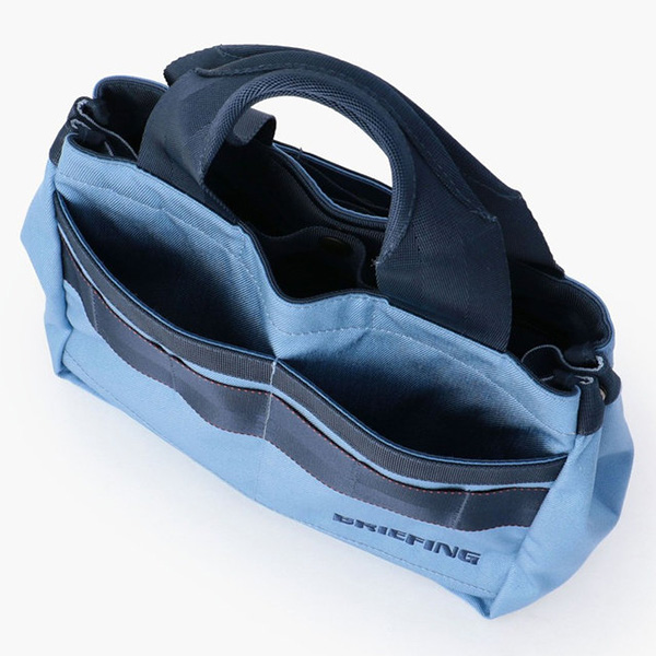 フロントポケット