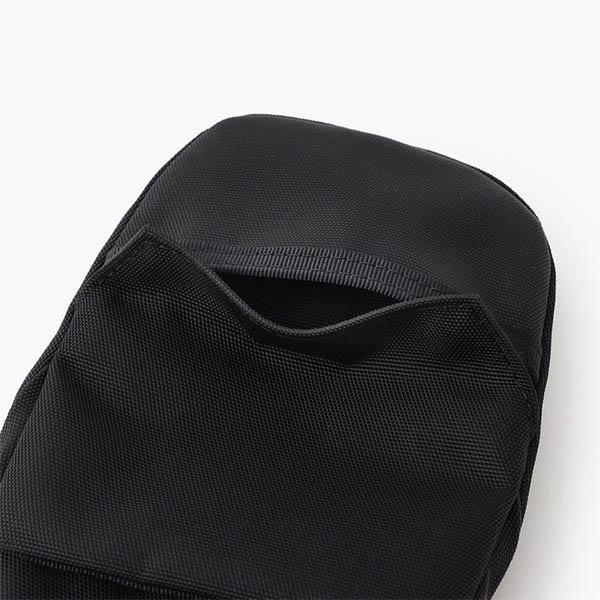 上部背面ポケット