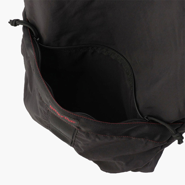 フロントポケット