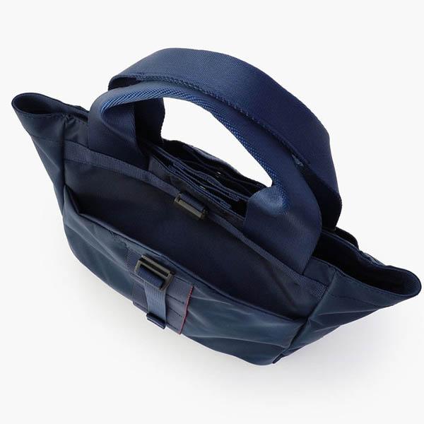 フロントポケット