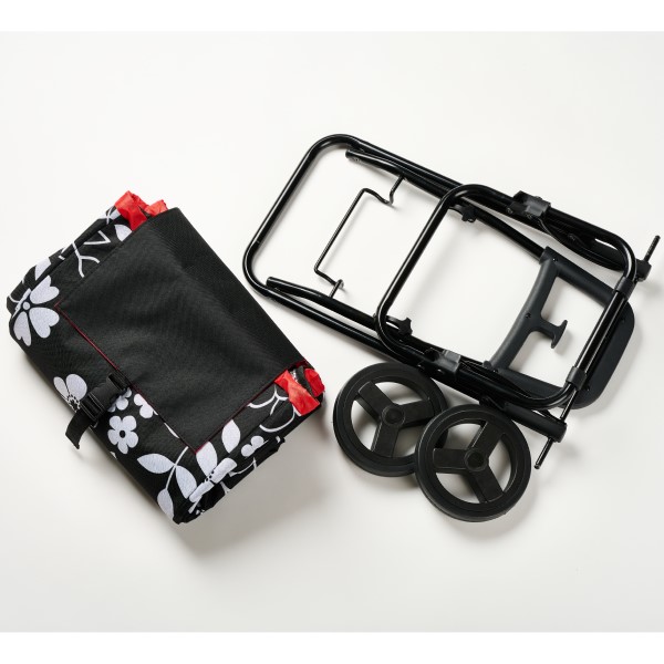 使わない時には折りたたんでコンパクトにできます。