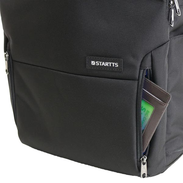 前面下部のポケット