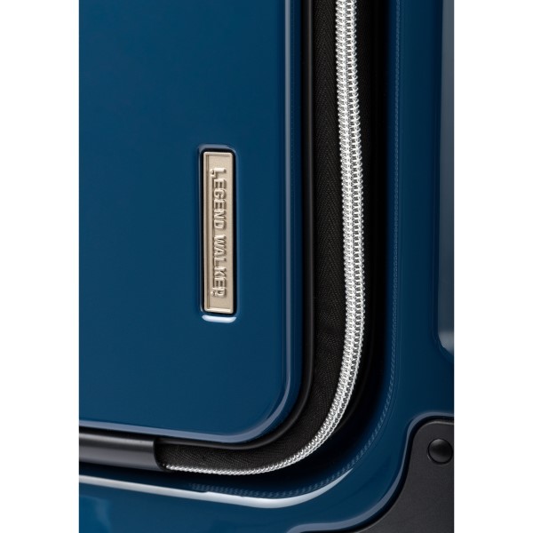 衝撃に強い三層構造ポリカーボネート