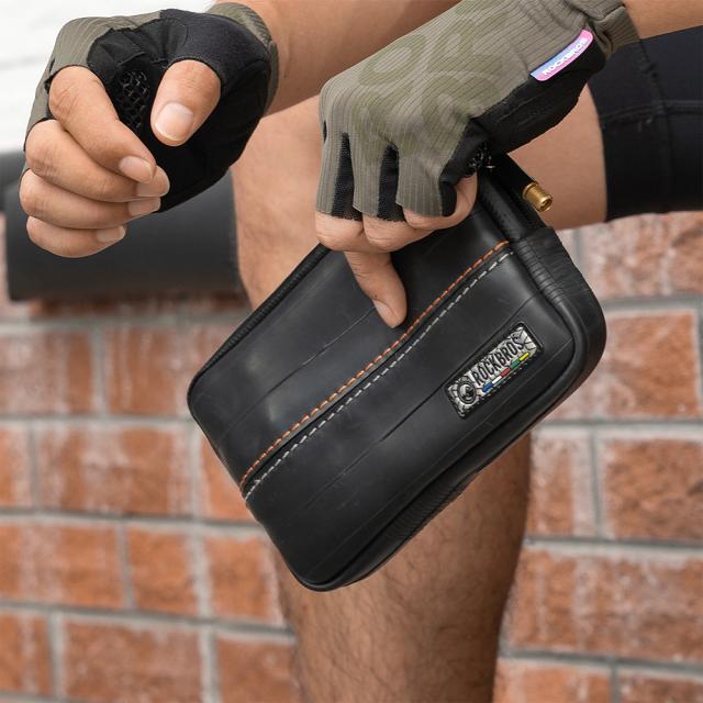 唯一無二のサイクルポーチ