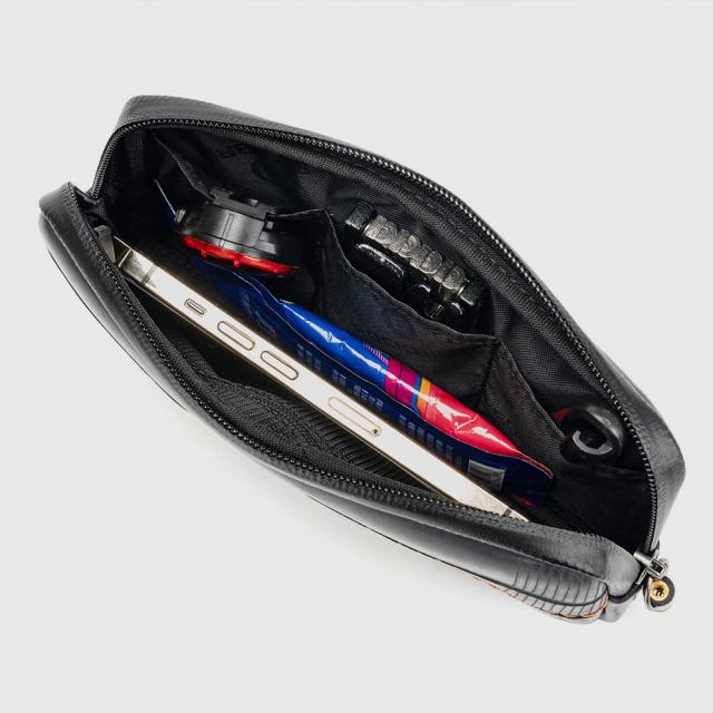 唯一無二のサイクルポーチ