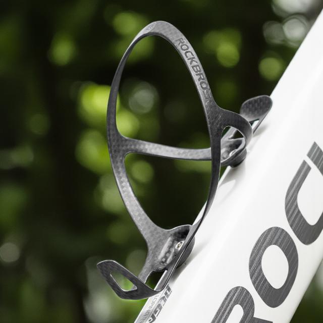 カーボンボトルケージ