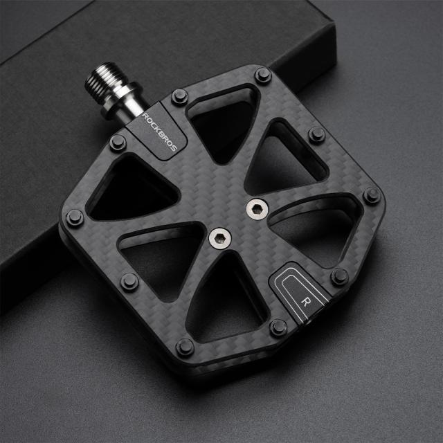 カーボンペダル