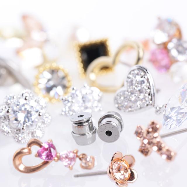 ピアス キャッチ 日本製 １ペア(2個)  ピアスロック クリスメラ シリコン キャッチ ピアスキャッチ 落ちない メール便可 モモダイヤ