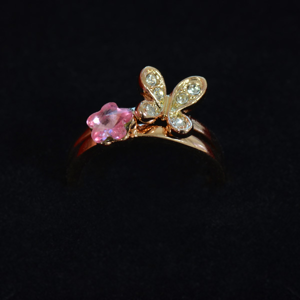 リング 花 蝶々 チョウチョウ ちょうちょう はな レディース 指輪 水晶 天然石 k18 18金GP 18k スワロフスキー スワロ メール便OK モモダイヤ 送料無料