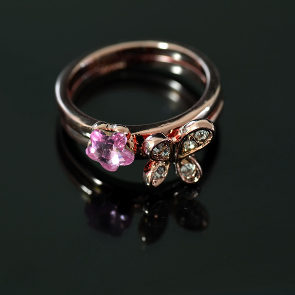 リング 花 蝶々 チョウチョウ ちょうちょう はな レディース 指輪 水晶 天然石 k18 18金GP 18k スワロフスキー スワロ メール便OK モモダイヤ 送料無料