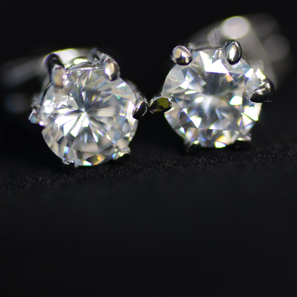 ピアス 1ペア(2個) CZダイヤ(キュービックジルコニア) K18ゴールド 18金 K18YG K18WG ハート メール便OK モモダイヤ