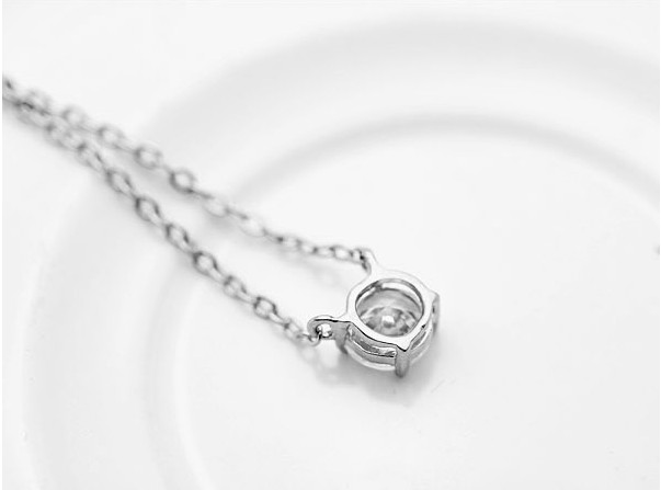 ネックレス  一粒 CZダイヤ(キュービックジルコニア) ダイヤ ペンダント レディース スキンジュエリー ジュエリー 女性用 ギフト 高品質 ファーストジュエリー スキンジュエリー誕生日 ネックレス ホワイトデー K18WG 18金 K18YG メール便OK モモダイヤ