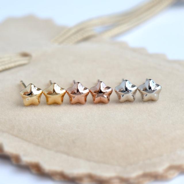 日本製 ピアス 10K 星型 10金 ピアス レディース 10k スター お洒落 可愛い 贈り物 バースデー モモダイヤ