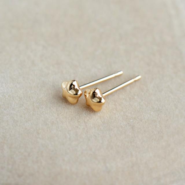 日本製 ピアス 10K 星型 10金 ピアス スター モモダイヤ