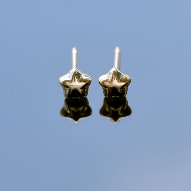 日本製 ピアス 星型