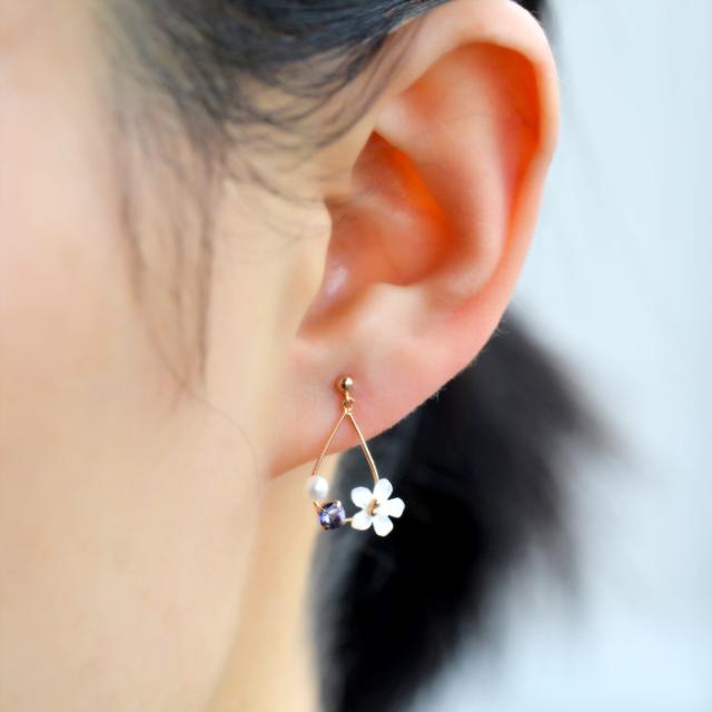 日本製 ピアス K18 お花 フラワー 淡水真珠ピアス 18金 レディース 18k 花びら お花モチーフ