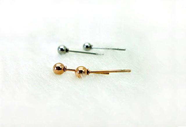日本製 ピアス レディース 1ペア(2個) 丸玉 K18 18k 18金 刻印有り イエローゴールド ピンクゴールド ホワイトゴールド メール便OK モモダイヤ