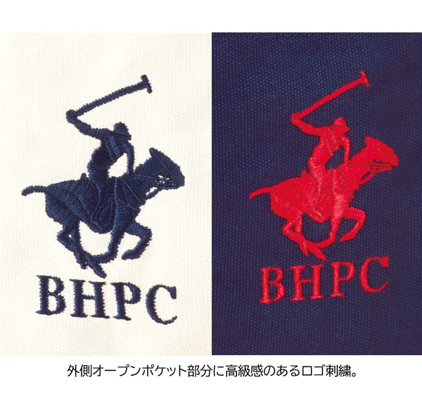 外側オープンポケット部分に高級感のあるロゴ刺しゅう