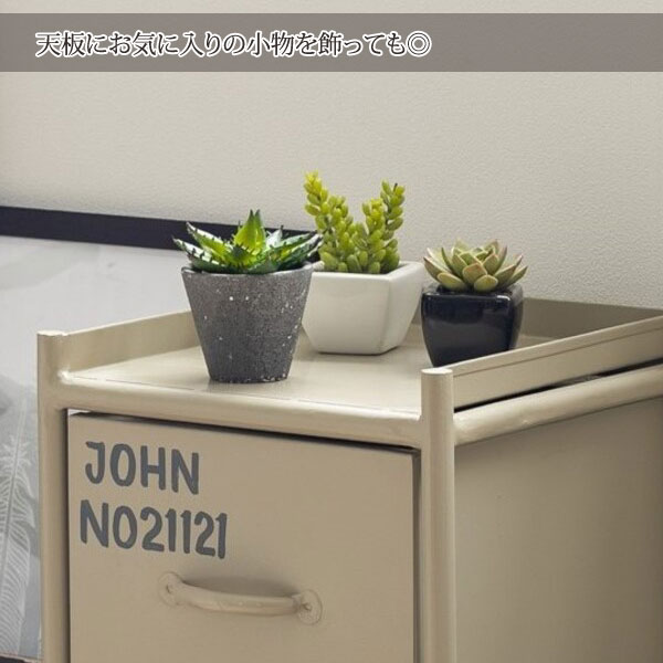 天板はお気に入りの小物を飾っても◎