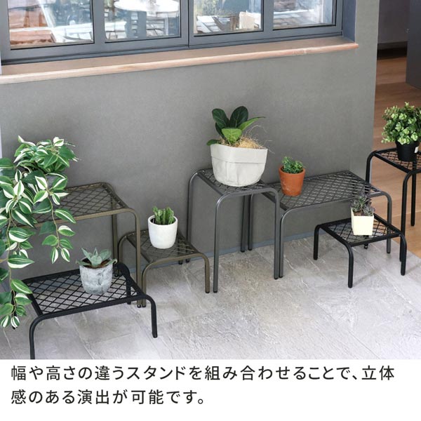 幅や高さの違うスタンドを組み合わせることで立体感のある演出が可能