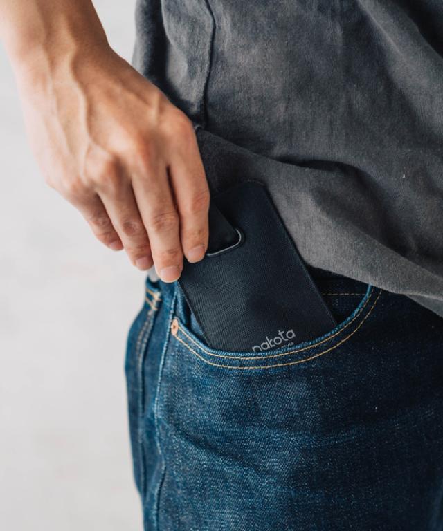 キーケース キーホルダー 鈴形 ベル型 黒 コンパクト アウトドア