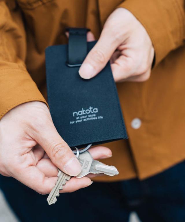 キーケース キーホルダー 鈴形 ベル型 黒 コンパクト アウトドア