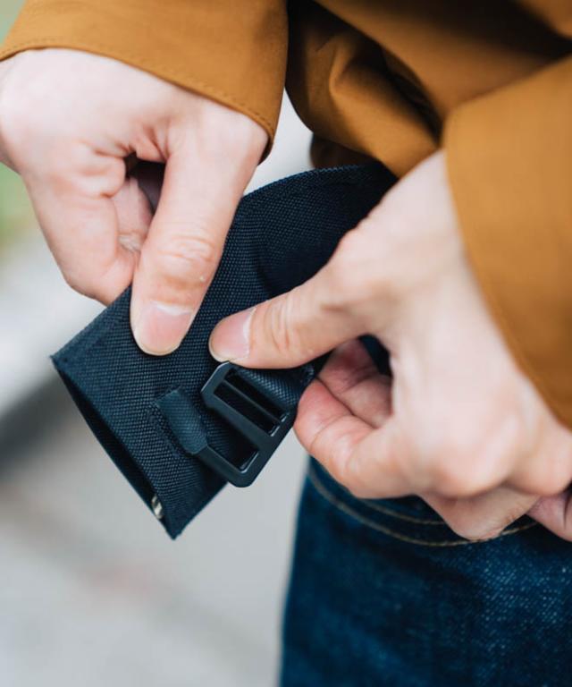 キーケース キーホルダー 鈴形 ベル型 黒 コンパクト アウトドア