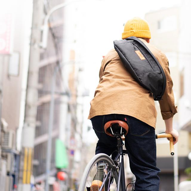 UNIVERSAL OVERALL ユニバーサルオーバーオール BIG HIP PACK ボディーバッグ バッグ カバン 斜め掛け 大きいサイズ A4