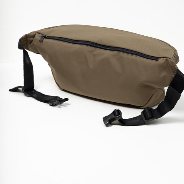 UNIVERSAL OVERALL ユニバーサルオーバーオール BIG HIP PACK ボディーバッグ バッグ カバン 斜め掛け 大きいサイズ A4