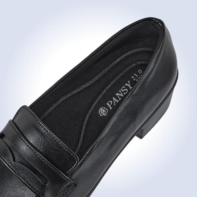 ソフトな中敷が足裏を優しくサポートして疲れない