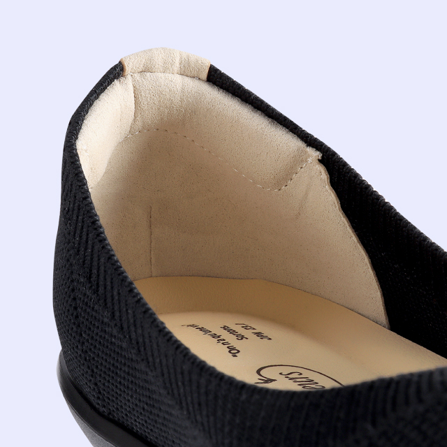 ソフトな履き心地のかかとパッド