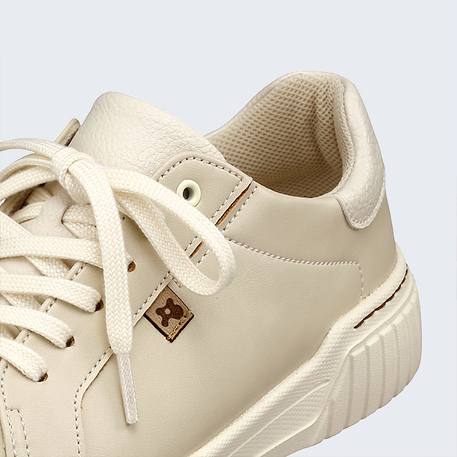 【ポイント2】靴擦れ防止のクッション材が入ったかかと