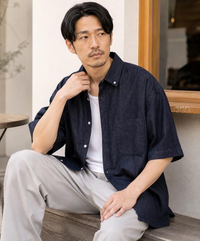 Audience デニム半袖シャツ ゆとりあるリラックスシルエットの着用イメージ
