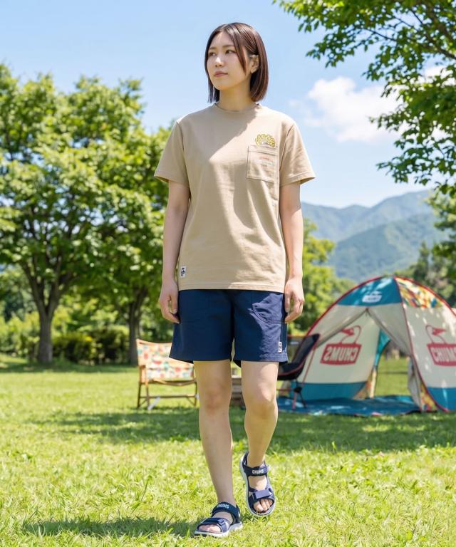 CHUMS アンチバグファストフードポケットTシャツ メンズ着用 コーデ 正面イメージ