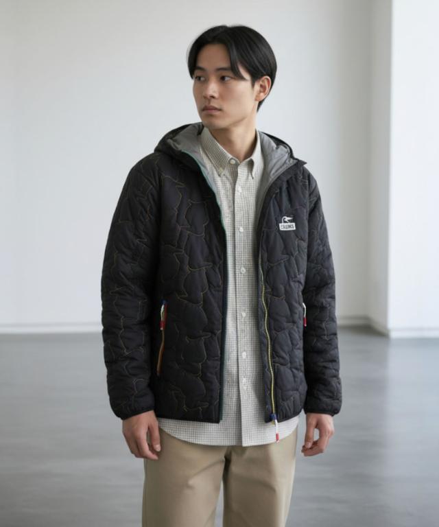 CHUMS ブービーステッチパデッドパーカー メンズ着用 白シャツコーデ 正面イメージ