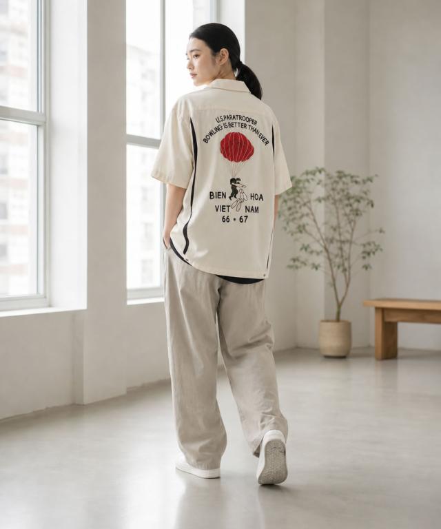 ヒューストン 41317 ボーリングシャツ 屋外での着用コーディネート例